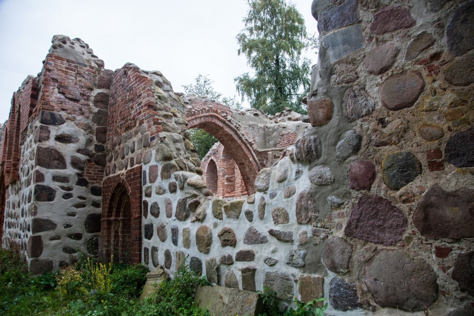 Ansicht Kirchruine Satow © Frank Burger