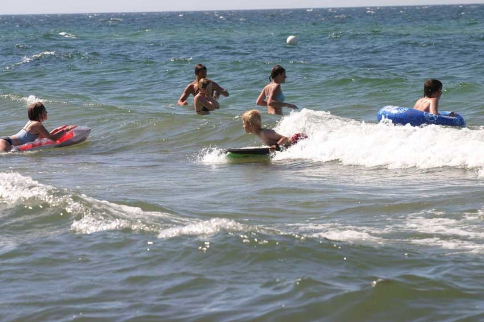 Badespaß an der Ostsee © Ostseecamp-Ferienpark Rostocker Heide