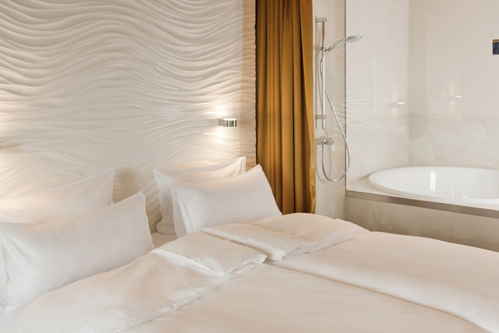 Panorama-Suite im a-ja Warnemünde. Das Resort. &copy; a-ja Resort Warnemünde