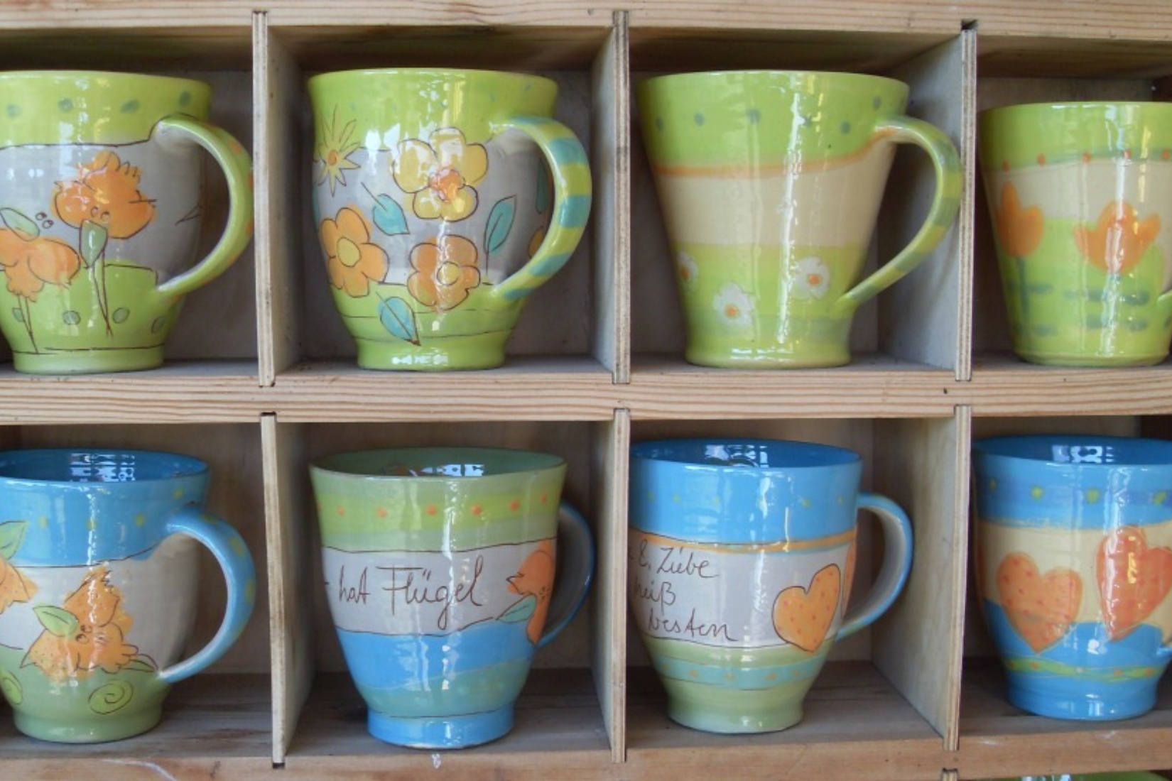 Eine besondere Geschenkidee: Bunt-fröhliches Gute-Laune-Geschirr Töpferei Blue Mango