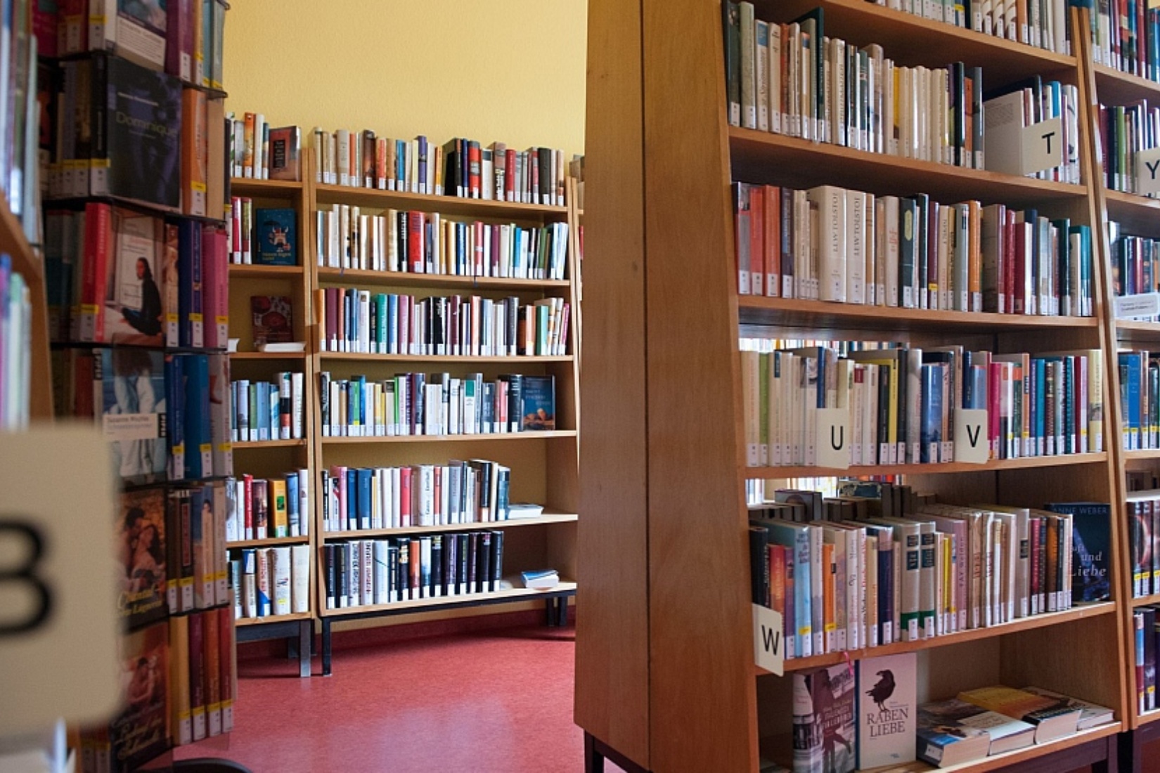 In der Bibliothek © Manfred Wigger, Hamburg