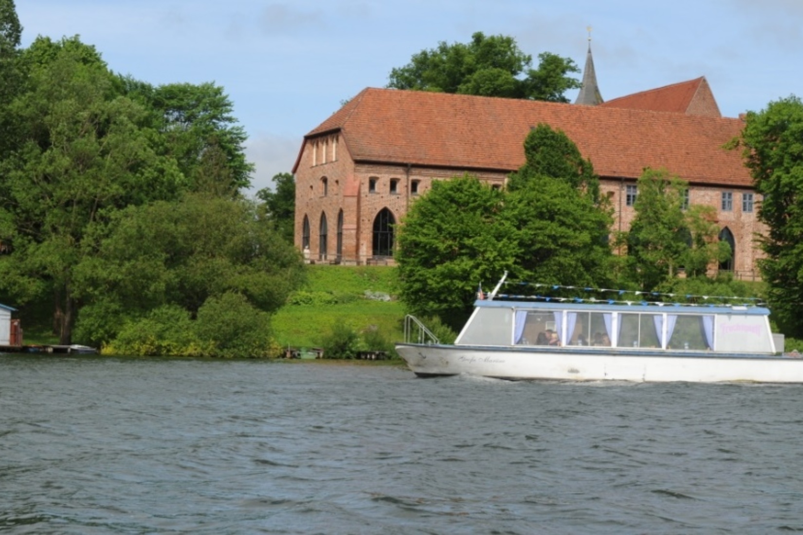 Herrlicher Blick auf das Kloster Zarrentin TMV/Foto@Andreas-Duerst.de