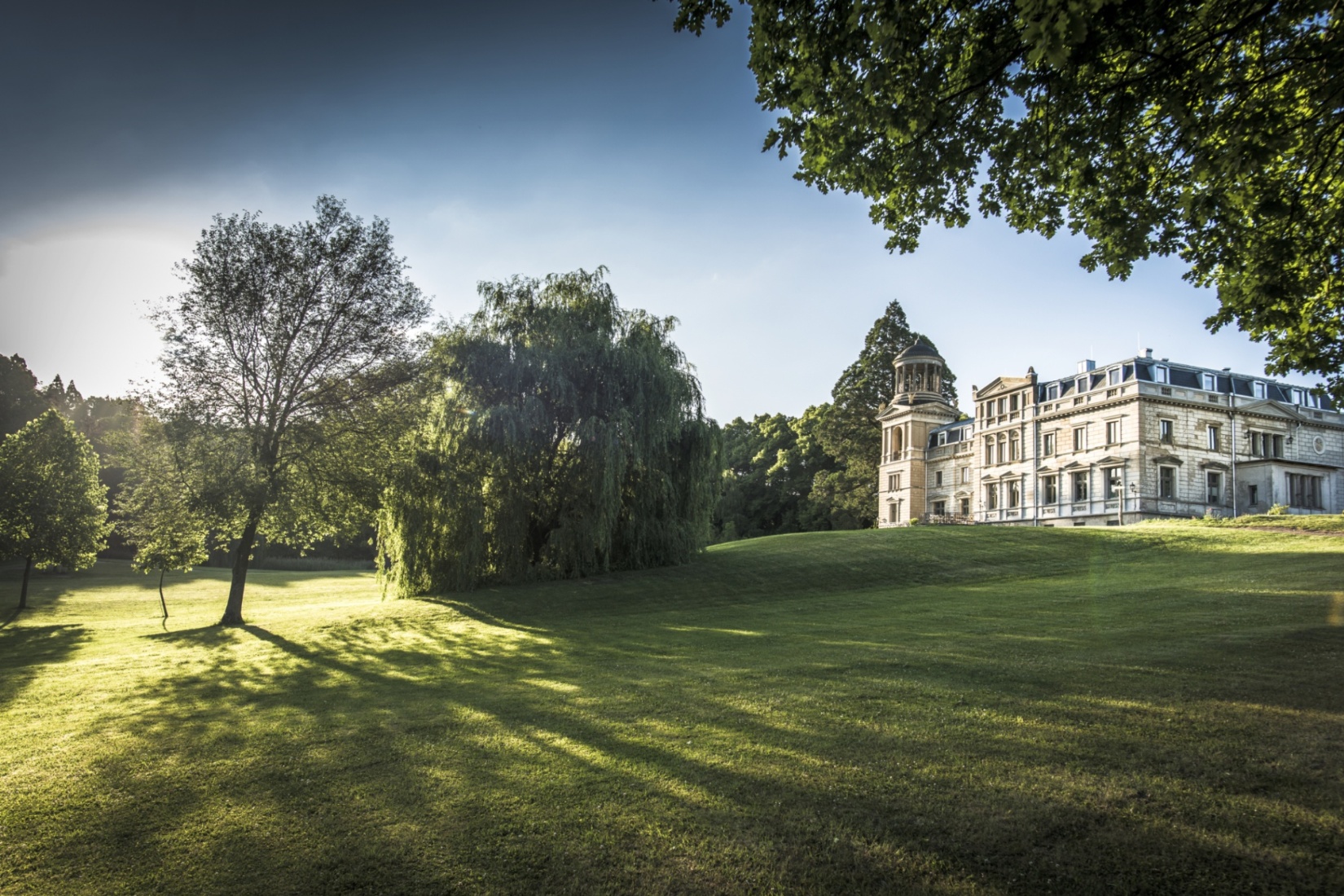 Schloss und Park Kaarz mit viel Freiraum Schloss Kaarz / Stefan von Stengel