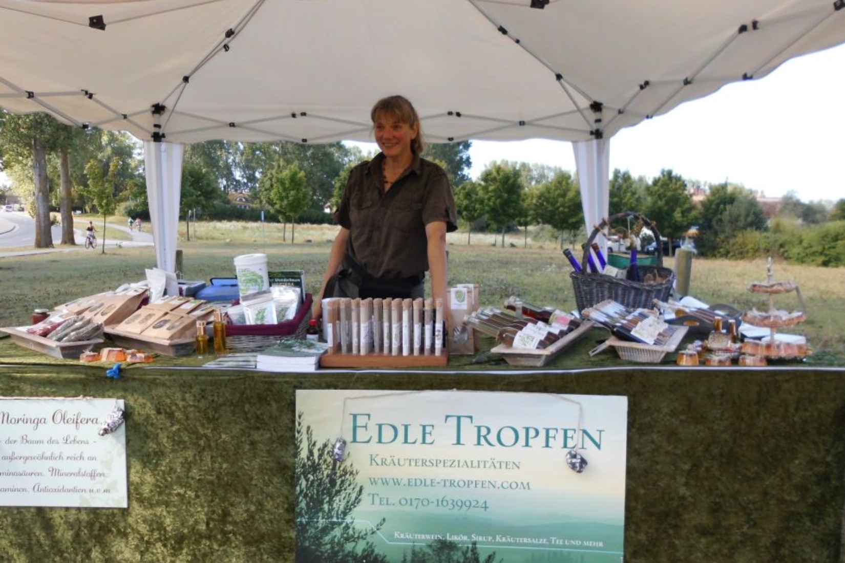 Spezialitäten auf dem Wochenmarkt © Heike Voigt - Edle Tropfen Kräuterspezialitäten