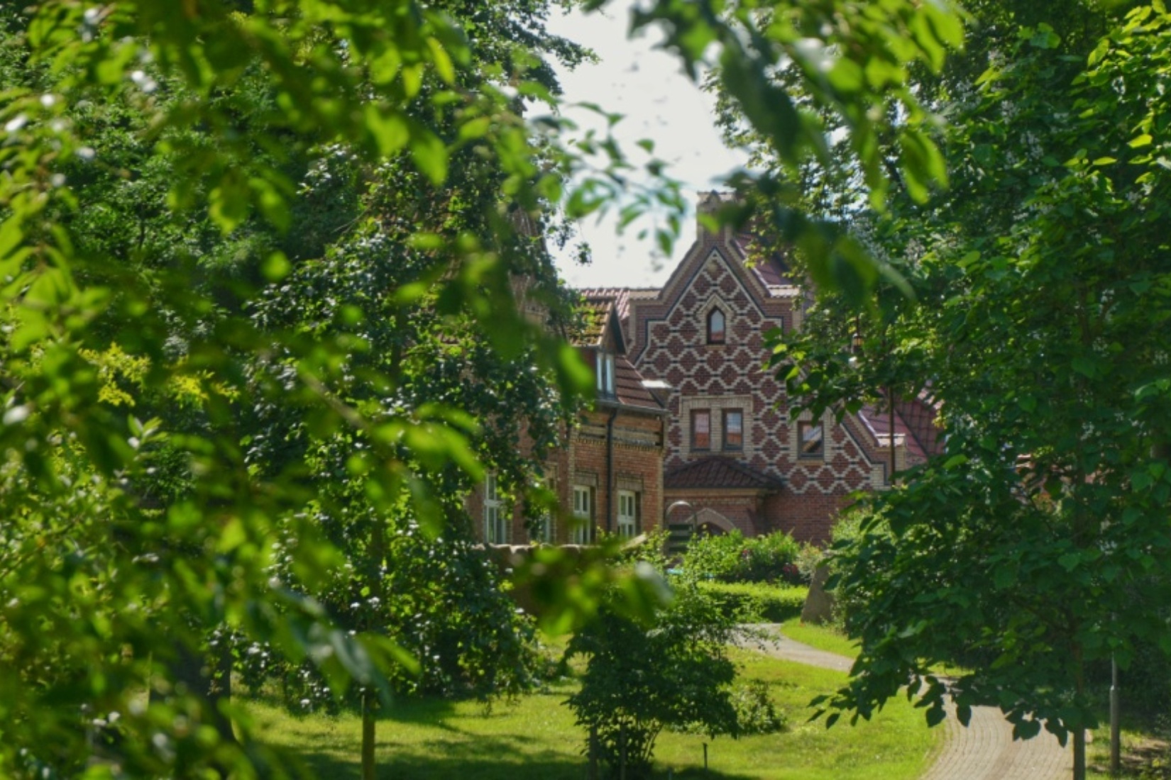 Landschaftspark und Schloss Raben Steinfeld