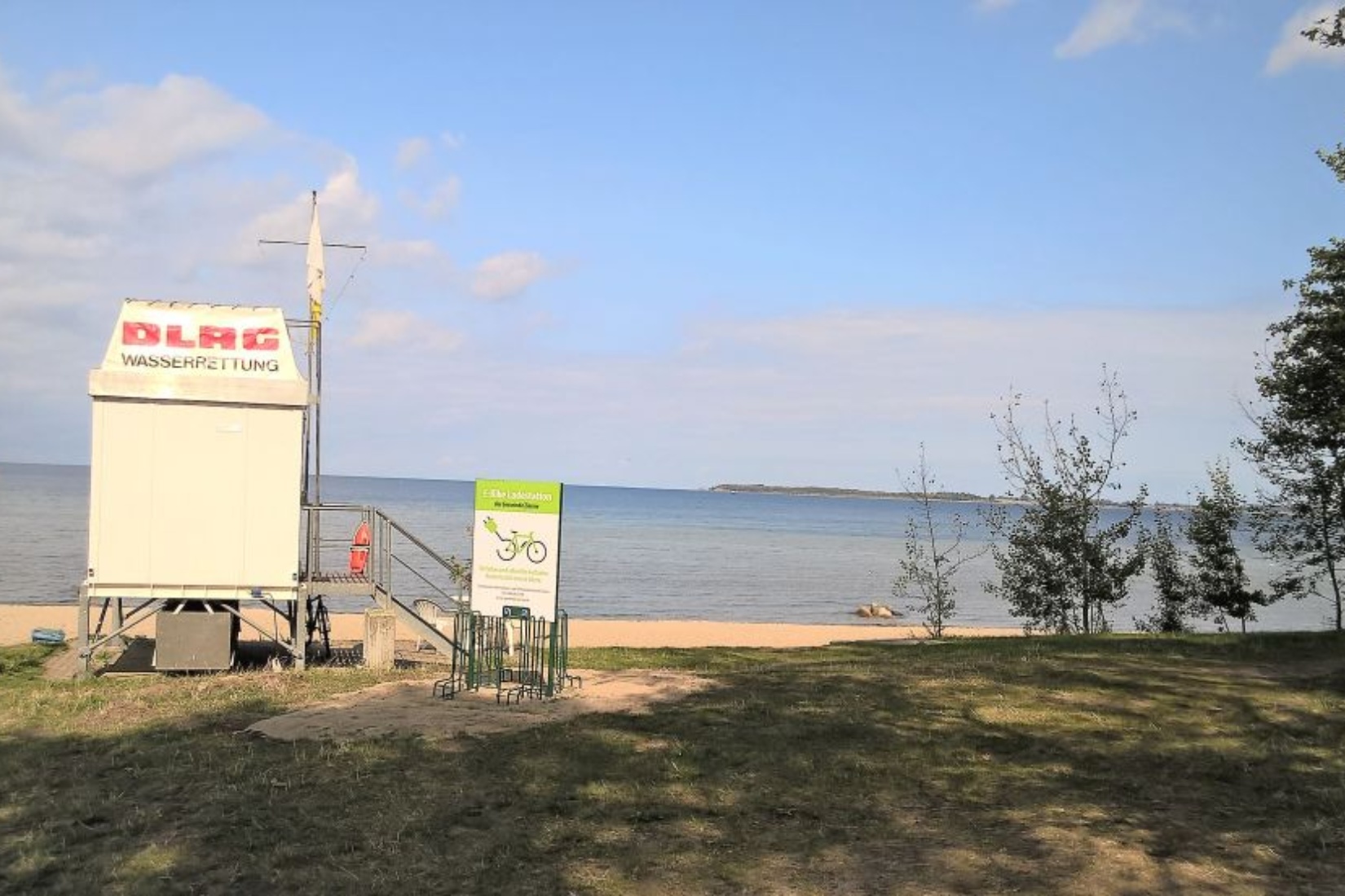 E-Bike-Ladestation am Strand von Zierow © Touristisches Informations- und Gemeindezentrum Zierow