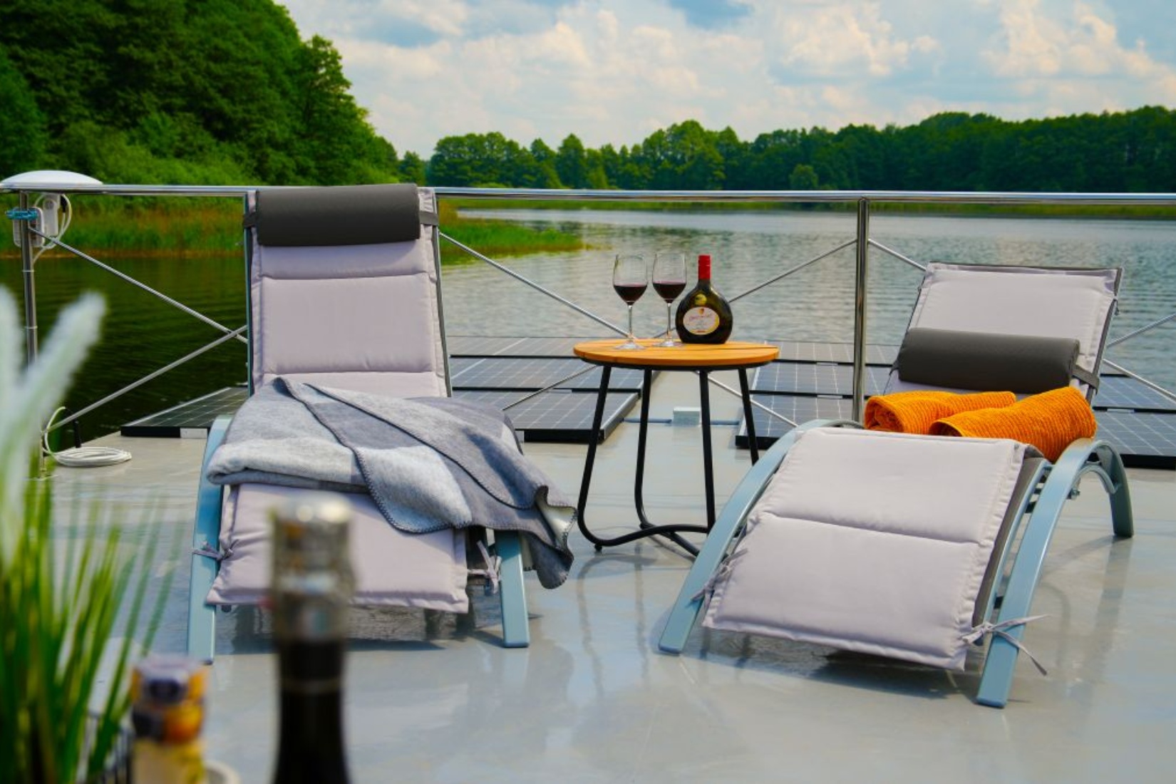 Ahoi Hausboot-Charter, willkommen an Bord. Ahoi Hausboot-Charter