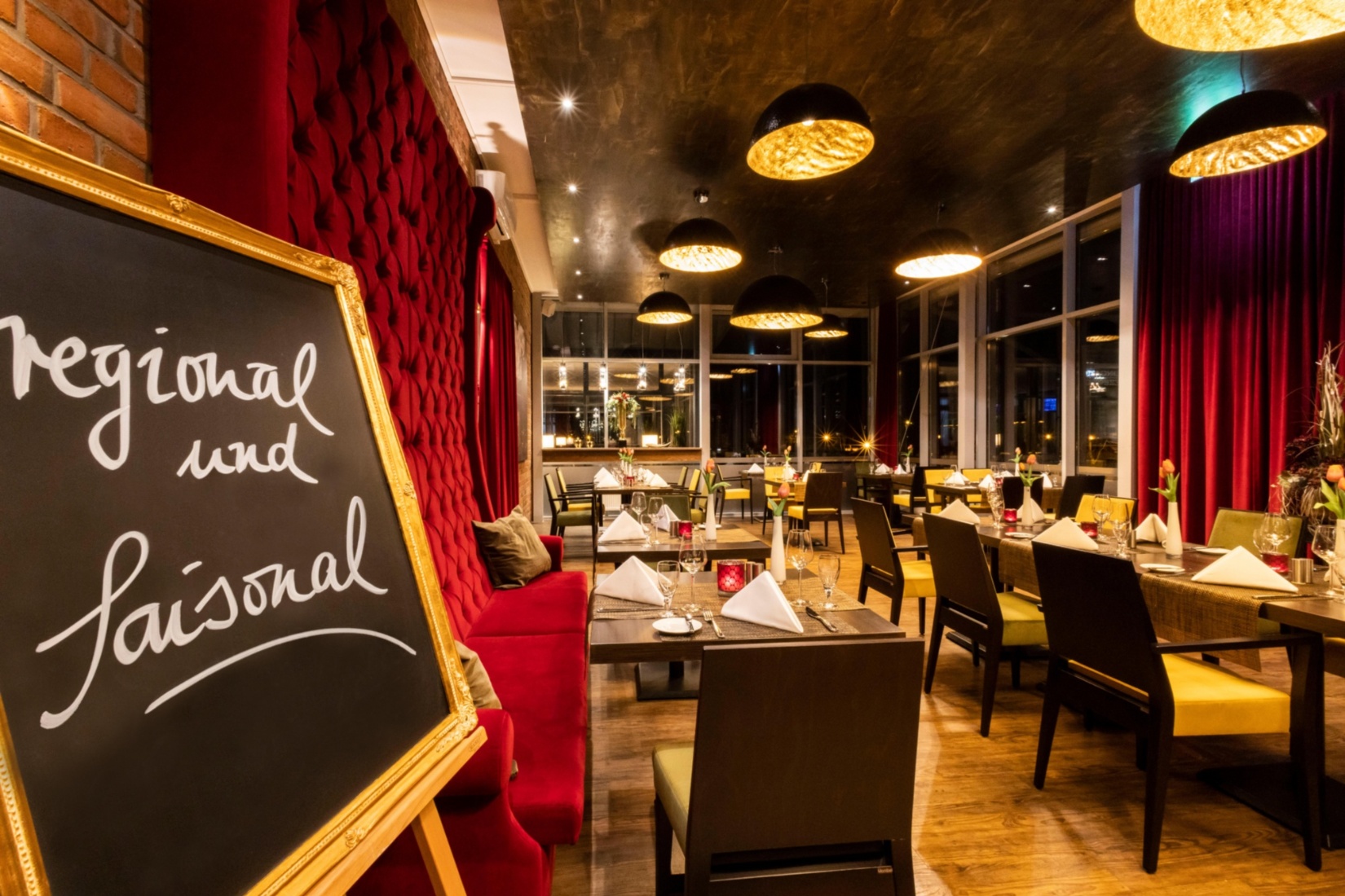 Restaurant im Hotel am Schlosspark &copy; Christina Czybik