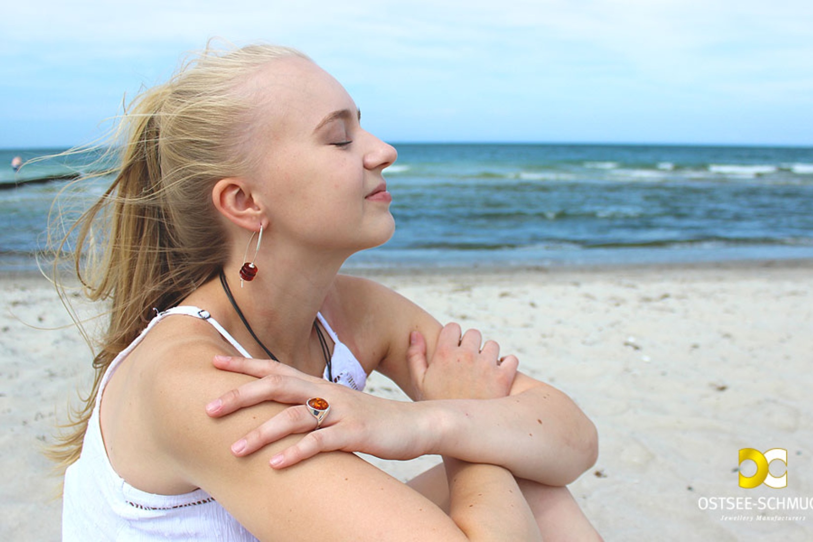 Bernstein-Ohrschmuck-Ring © Schaumanufaktur Ostsee Schmuck