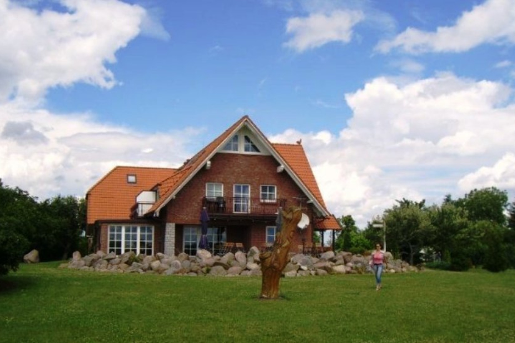 Das Landhaus Bondzio befindet sich 20 Fahrminuten von der Landeshauptstadt Schwerin entfernt in Langen Brütz Landhaus Bondzio