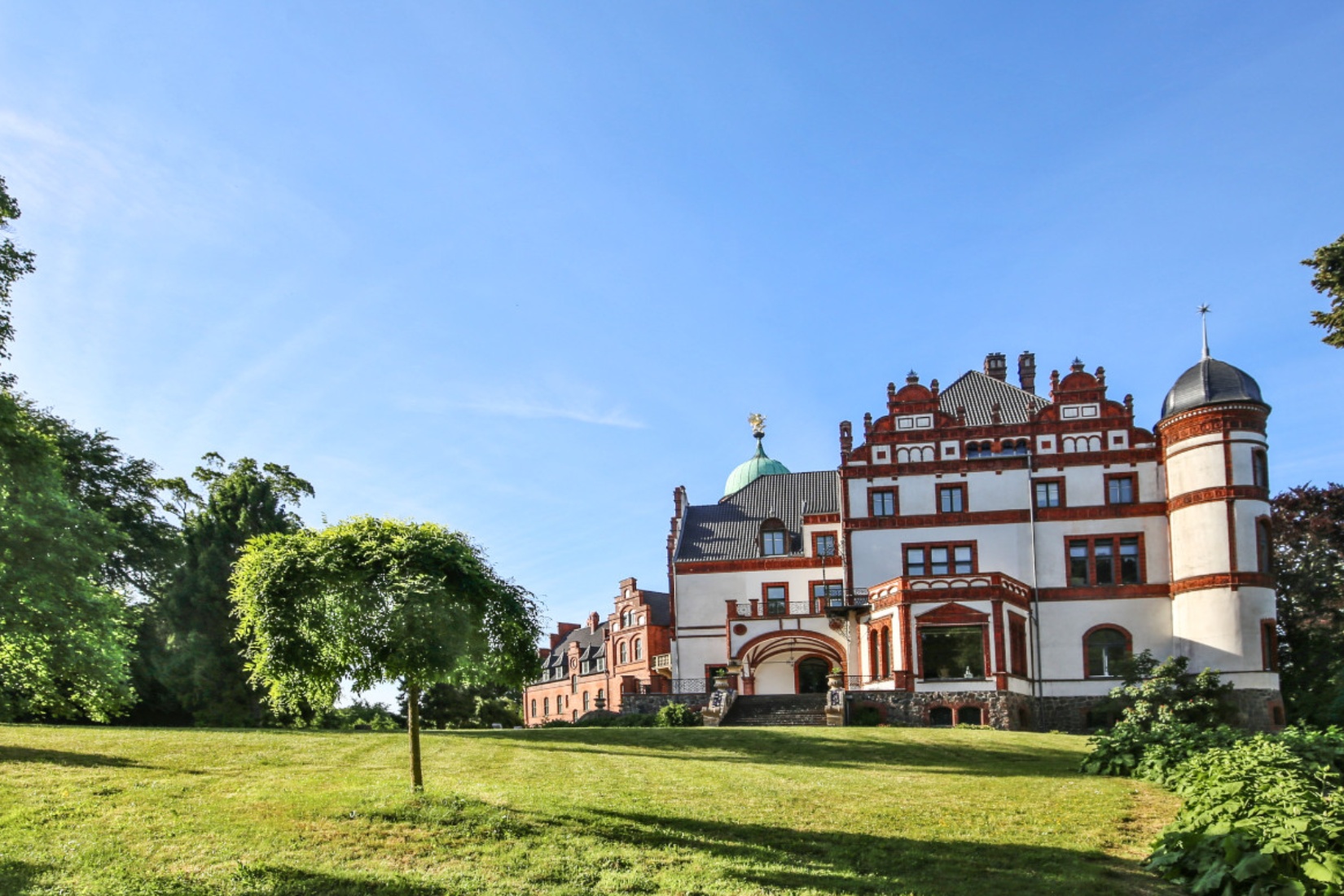 Das Schloss Wiligrad wurde im Stil der Neorenaissance errichtet. © TMV/ Gohlke