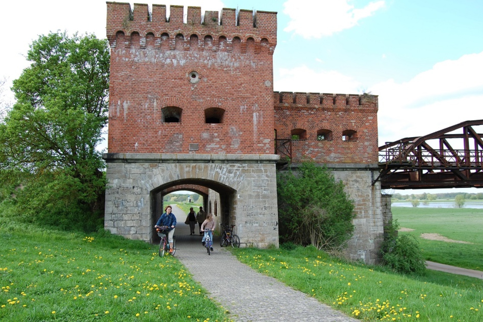 Alte Eisenbahnbrücke Dömitz - Elbbrücke