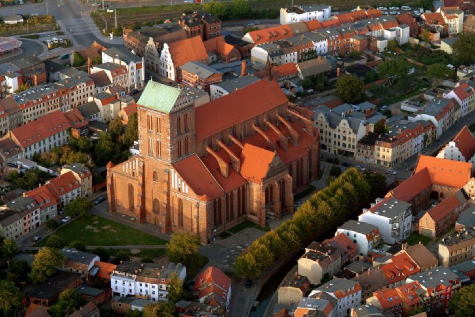 Luftansicht St. Nikolai Kirche © Volster & Presse Hansestadt Wismar