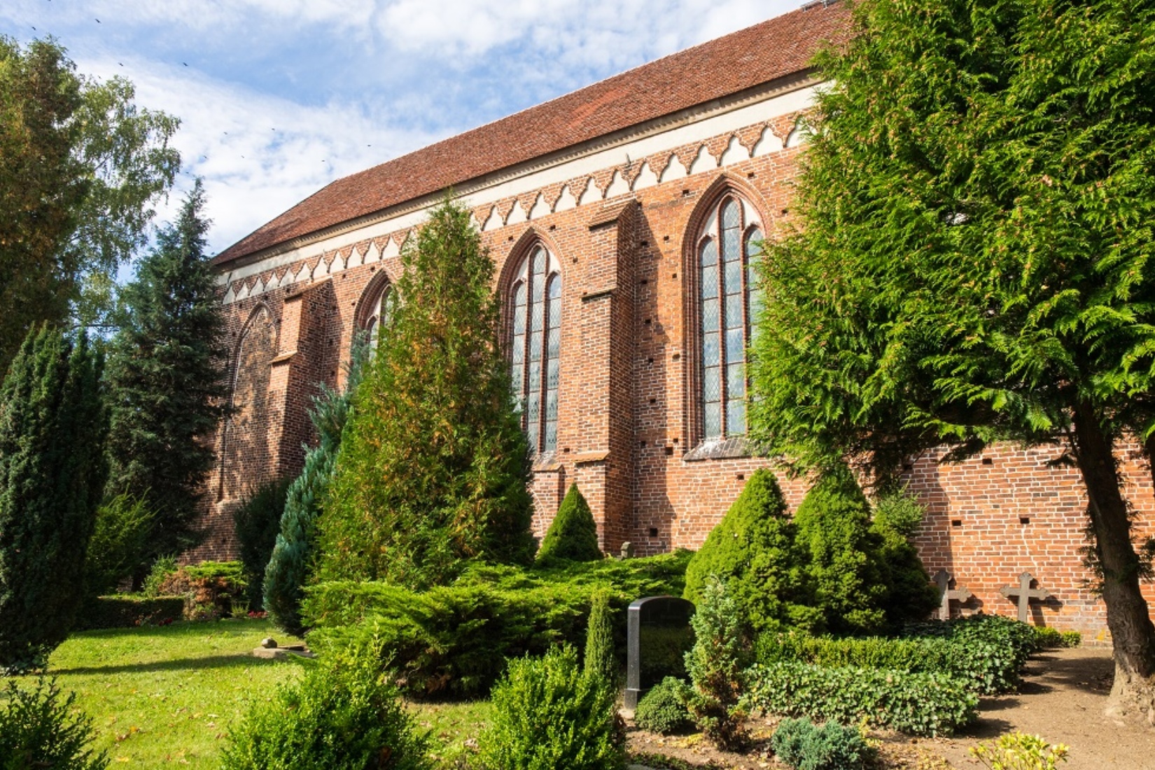 Die Kirche von der Südostseite fotografiert. © Frank Burger