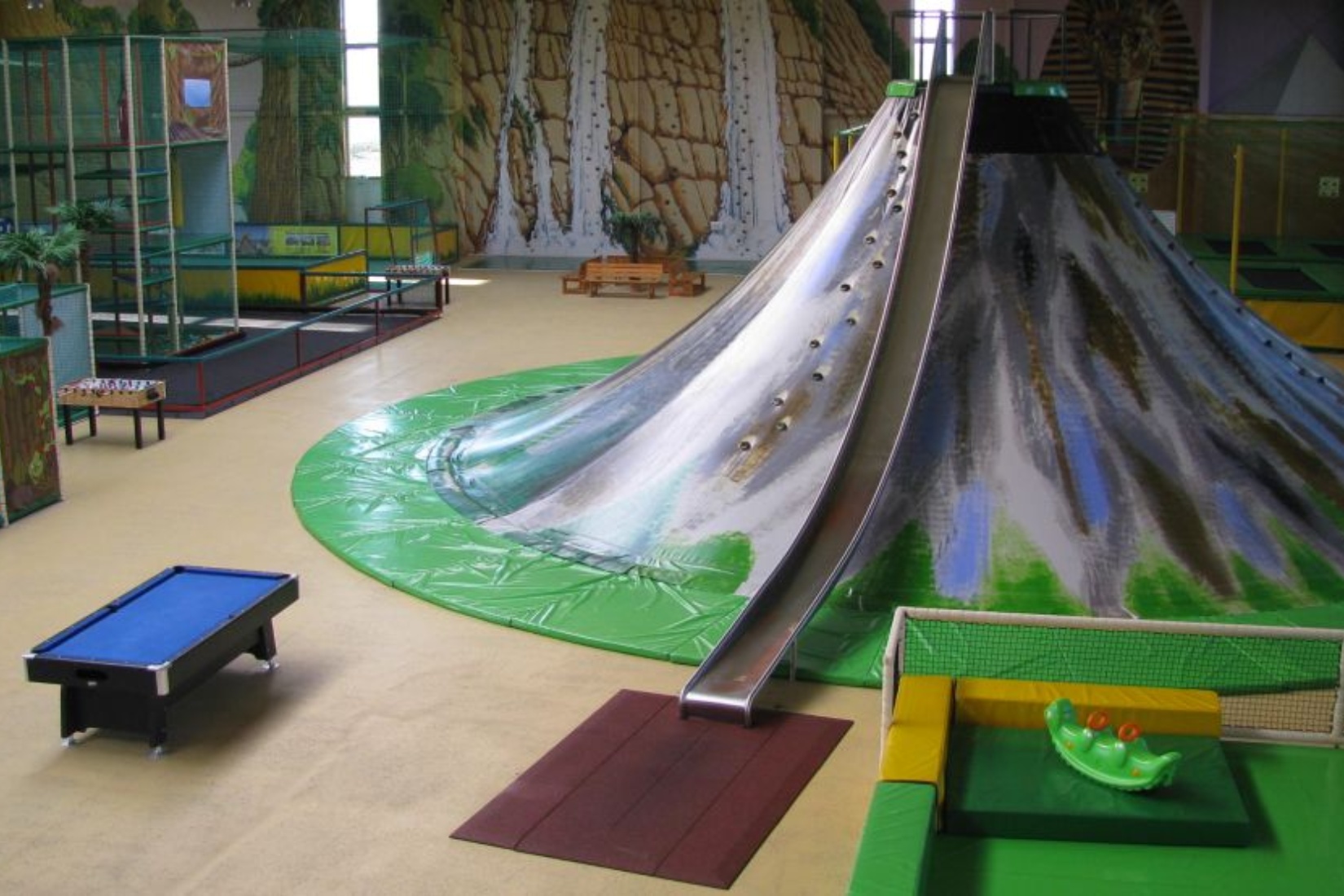 Riesiger Klettervulkan © Indoor-Spielpark Mumpitz